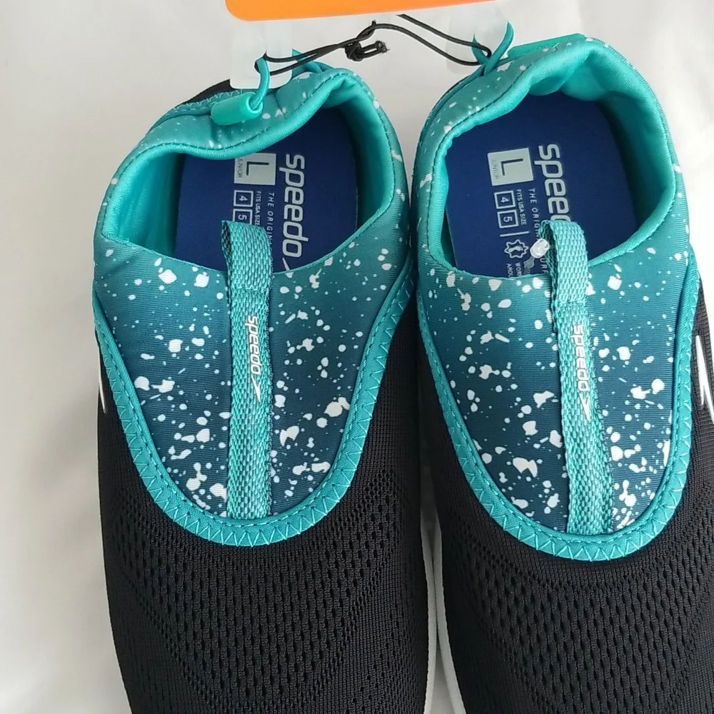 Speedo junior Aquaskimmer water shoes size 4-5.